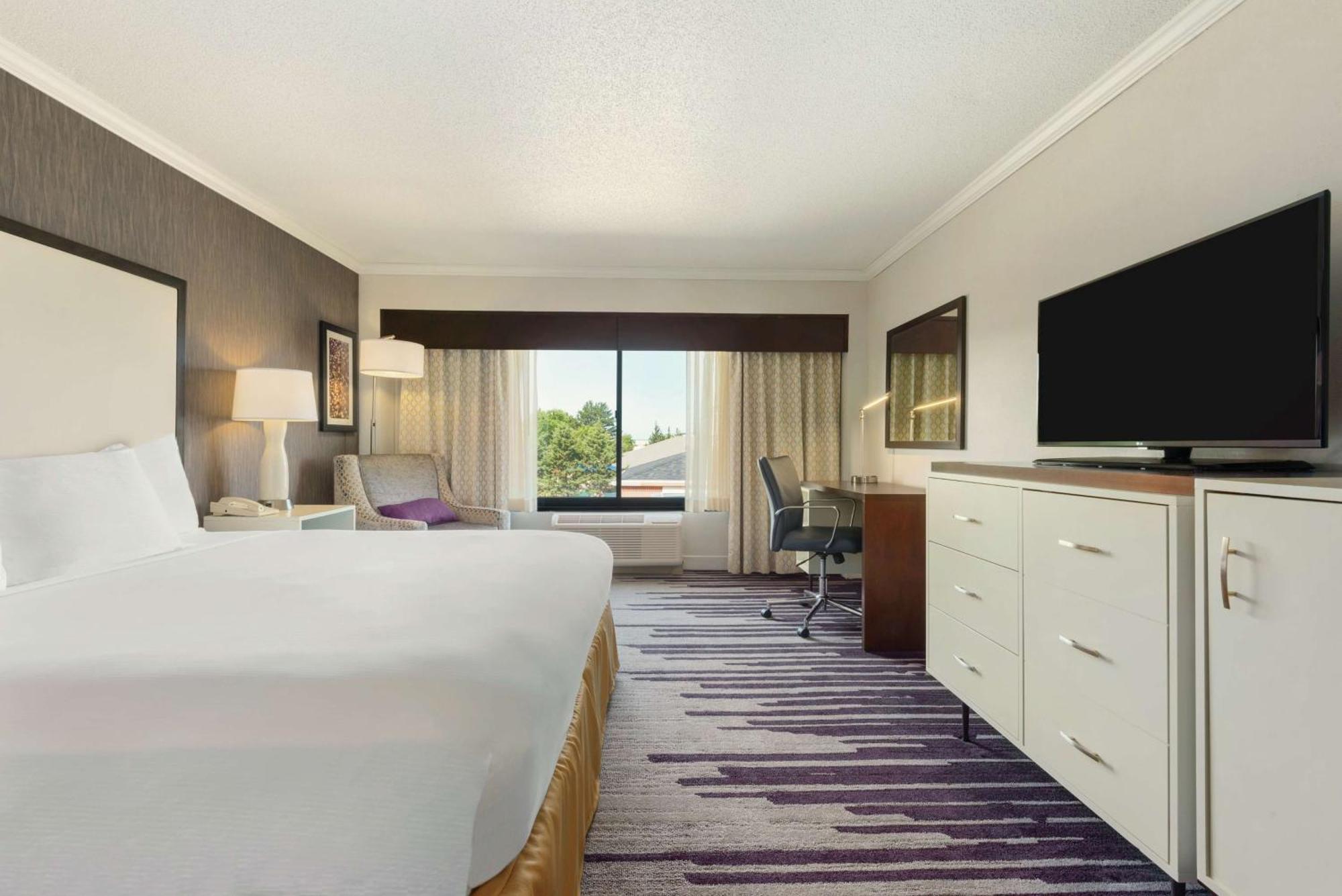 Doubletree By Hilton Milwaukee/brookfield