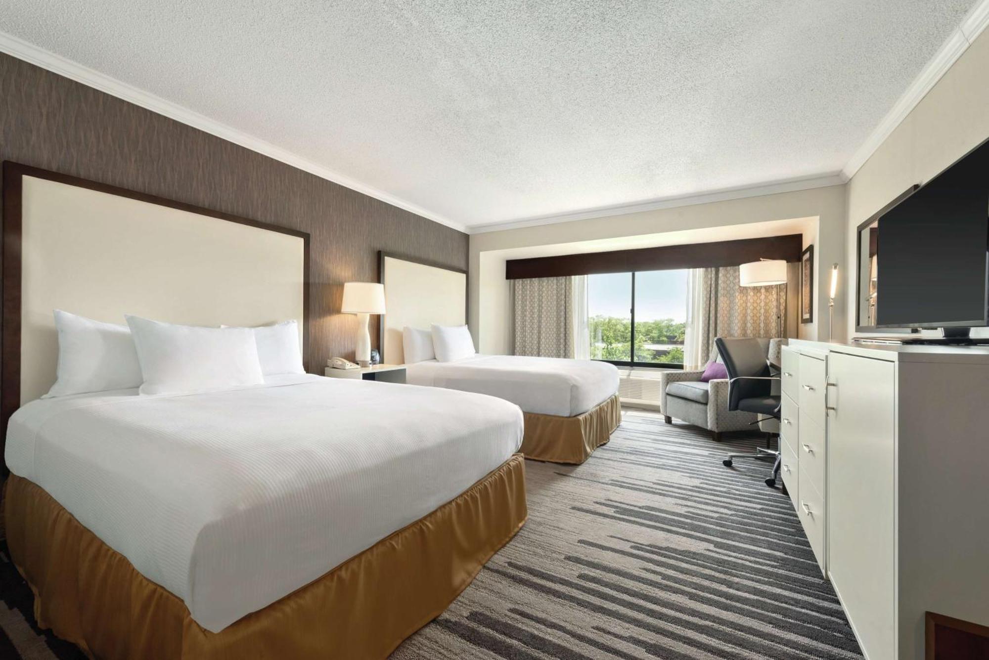 Doubletree By Hilton Milwaukee/brookfield Hotel Brookfield