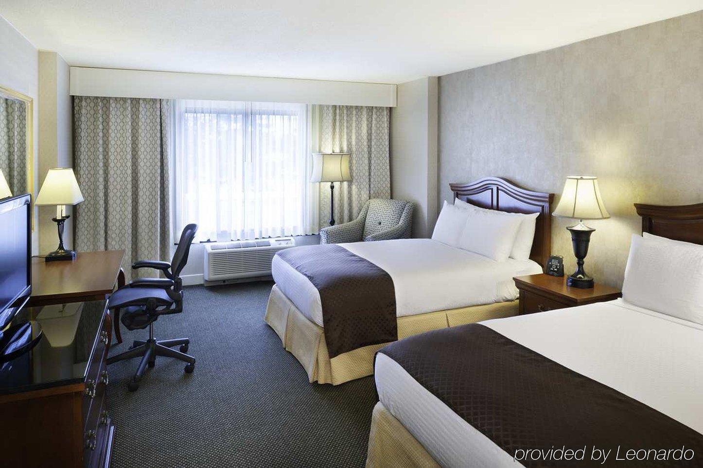 Doubletree By Hilton Milwaukee/brookfield Hotel 4*