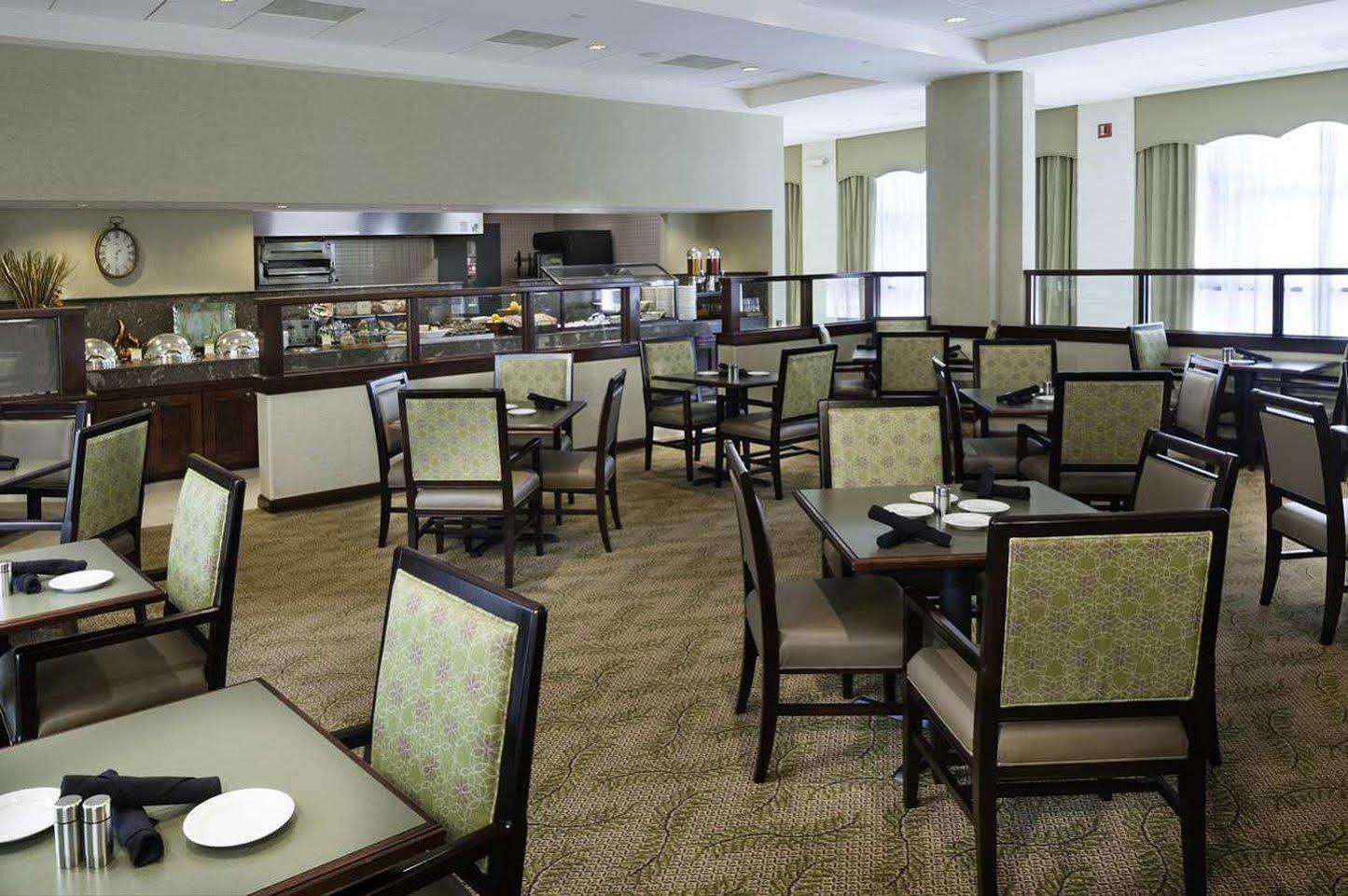 Hotel Doubletree By Hilton Milwaukee/brookfield 4*