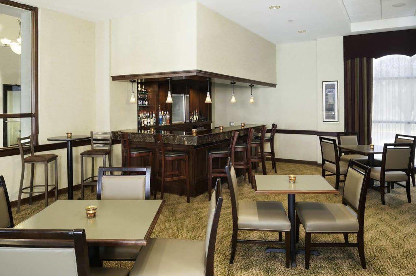 Doubletree By Hilton Milwaukee/brookfield Hotel Brookfield