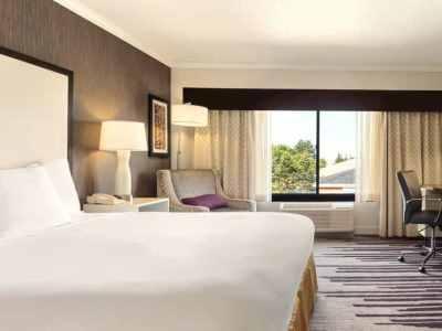 Hotel Doubletree By Hilton Milwaukee/brookfield 4*